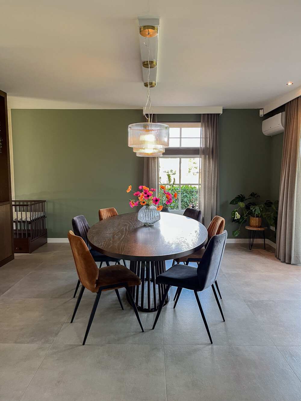 Japandi interieur met een touch van kleur