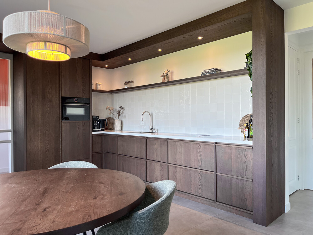 Japandi interieur met een touch van kleur