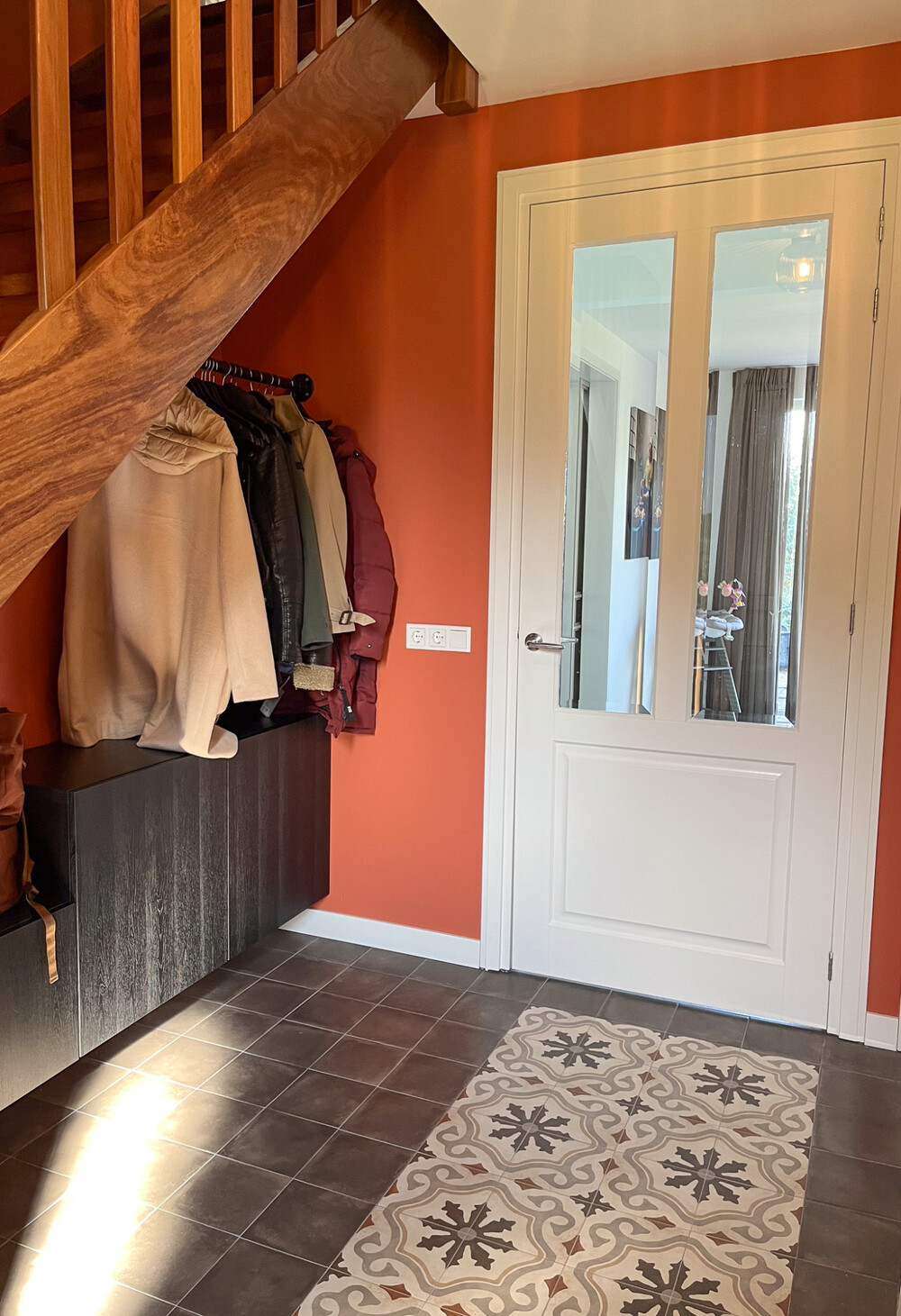 Japandi interieur met een touch van kleur